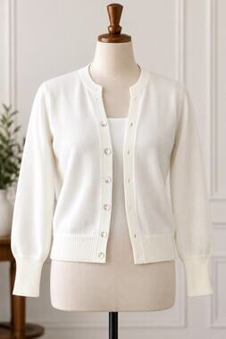 Arnold Palmer Men’s M Knit Solid V-Neck Button-Front Cardigan Sweater White